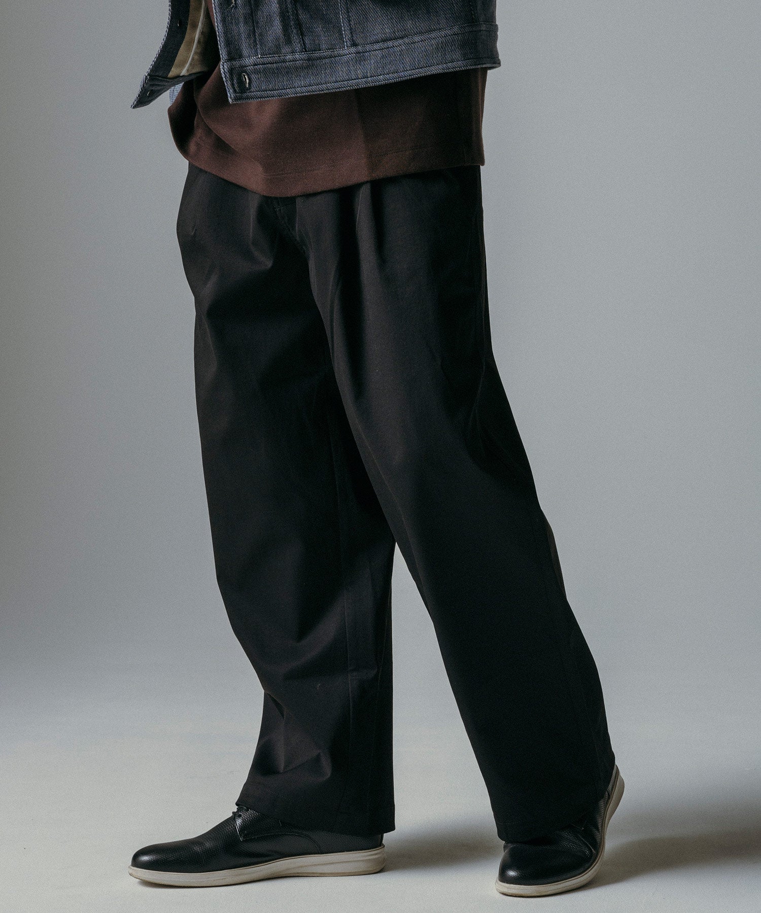 ハイウエスト ワンプリーツワイドパンツ