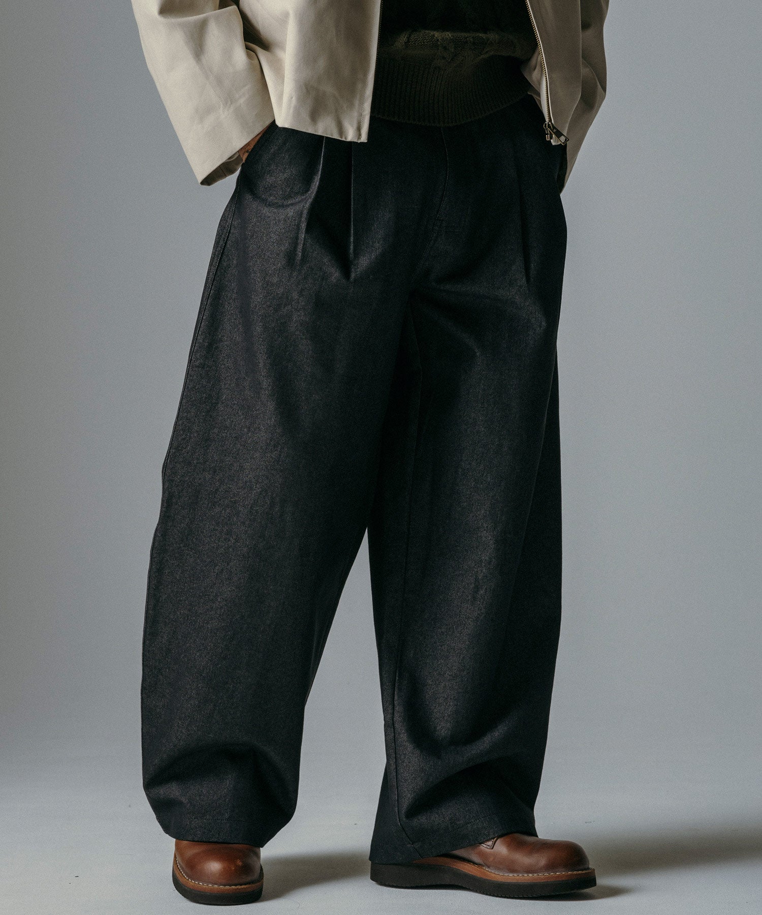 ハイウエスト ツータックワイドパンツ