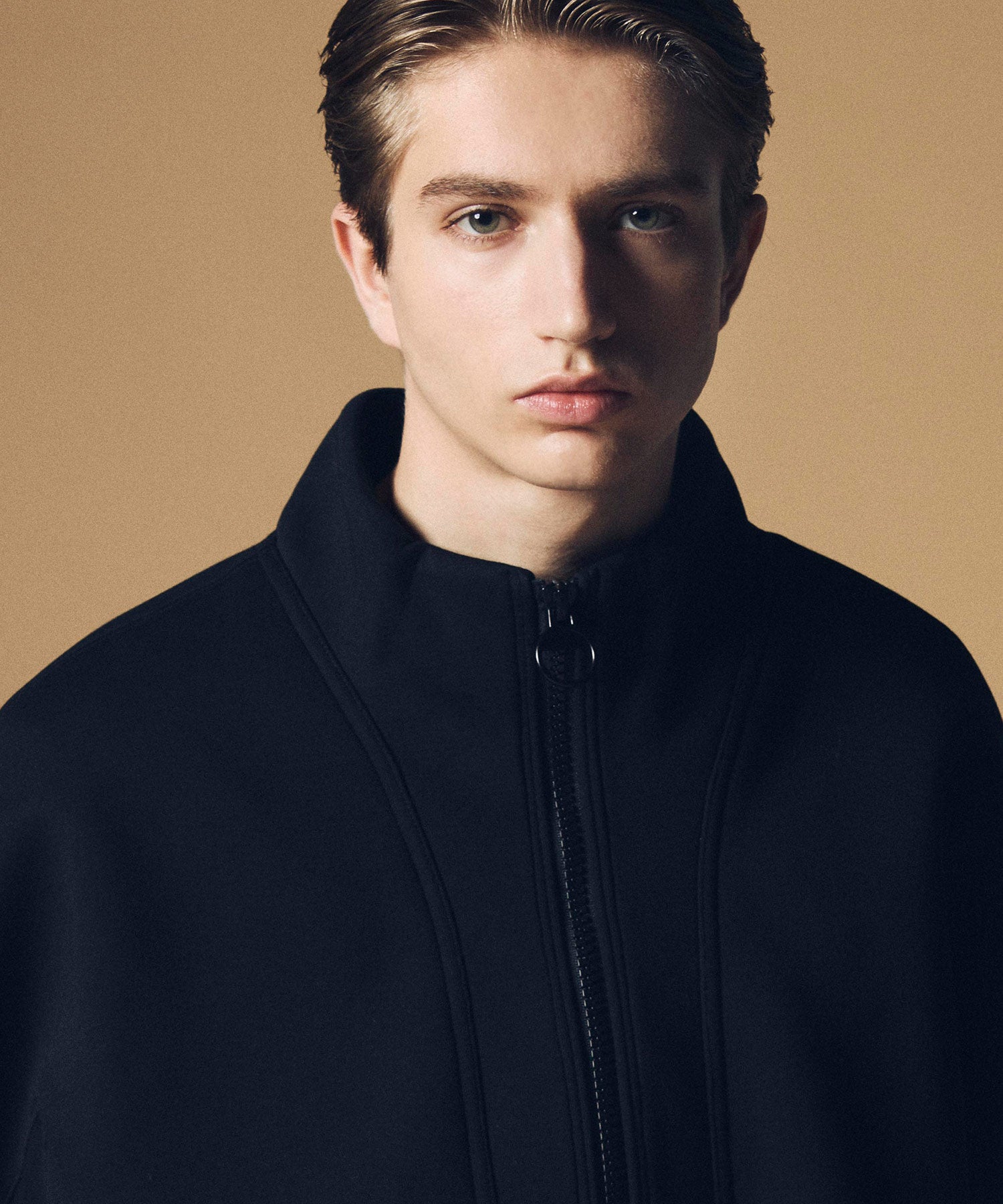 ハーフジップ モックネックプルオーバー