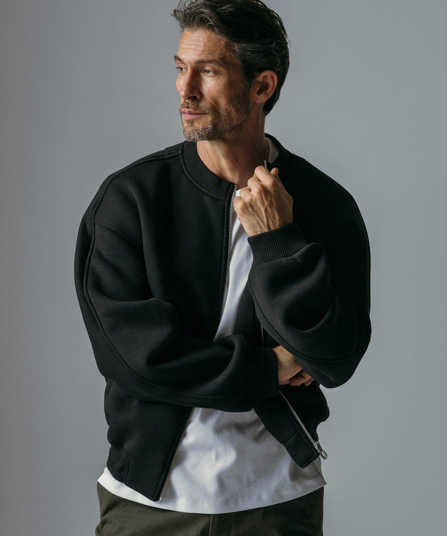 クルーネックジップブルゾン