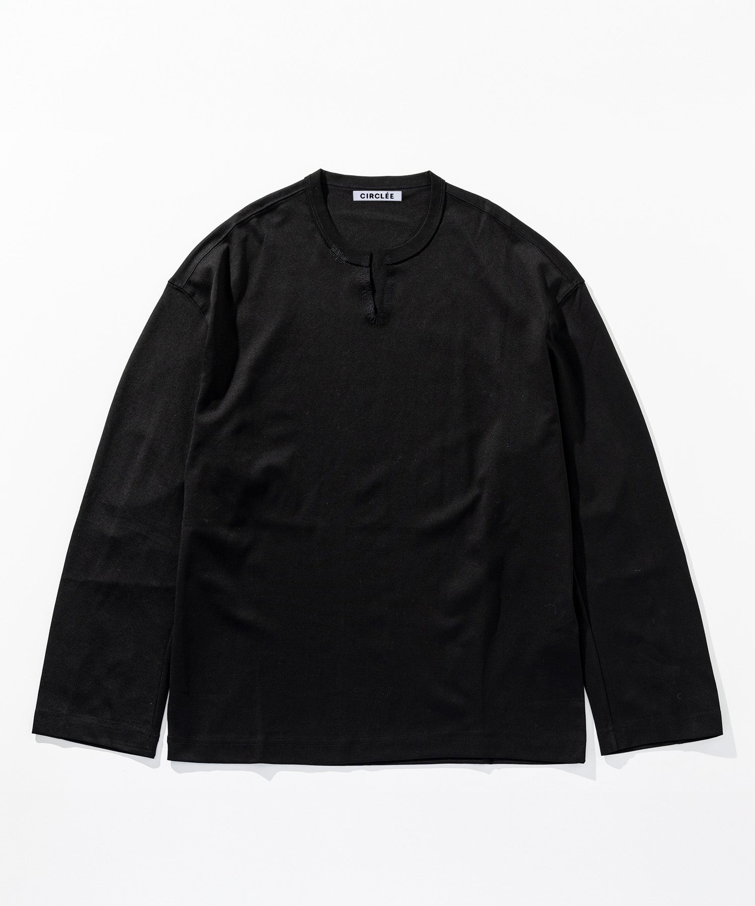 Vスリットネック ロングスリーブTシャツ