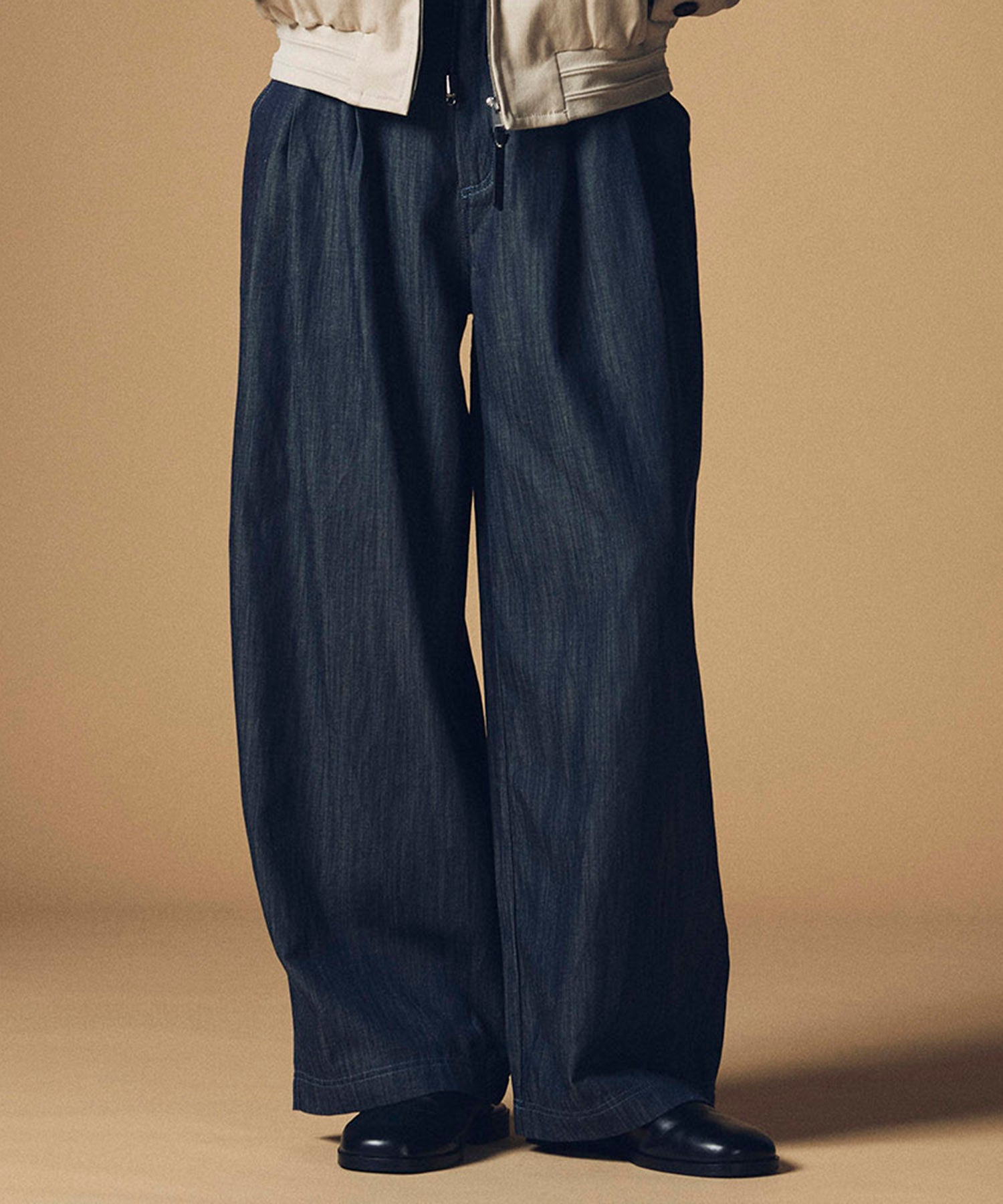 【12月上旬お届け予約商品】編み紐付き クロップド丈 ワイドデニムパンツ