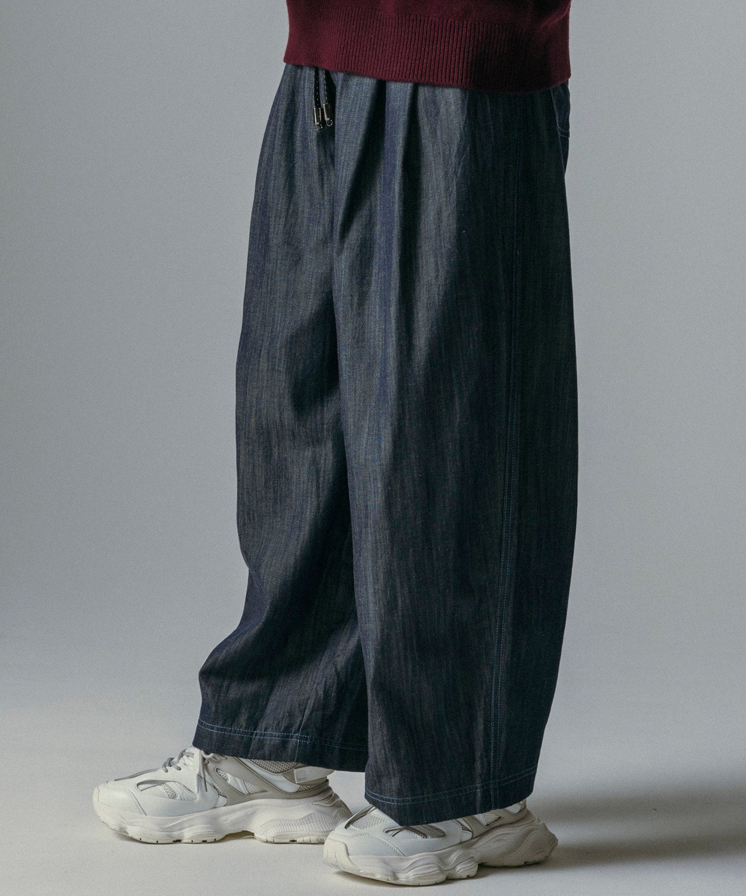 【12月上旬お届け予約商品】編み紐付き クロップド丈 ワイドデニムパンツ