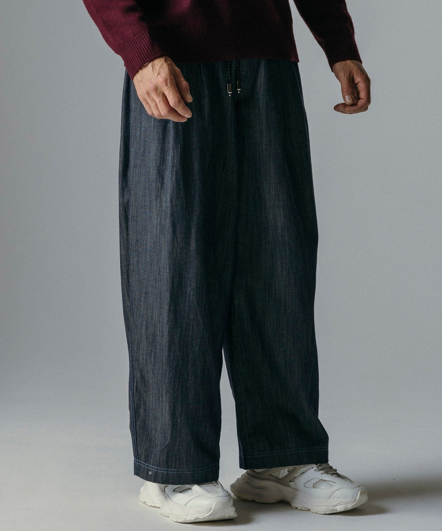 【12月上旬お届け予約商品】編み紐付き クロップド丈 ワイドデニムパンツ