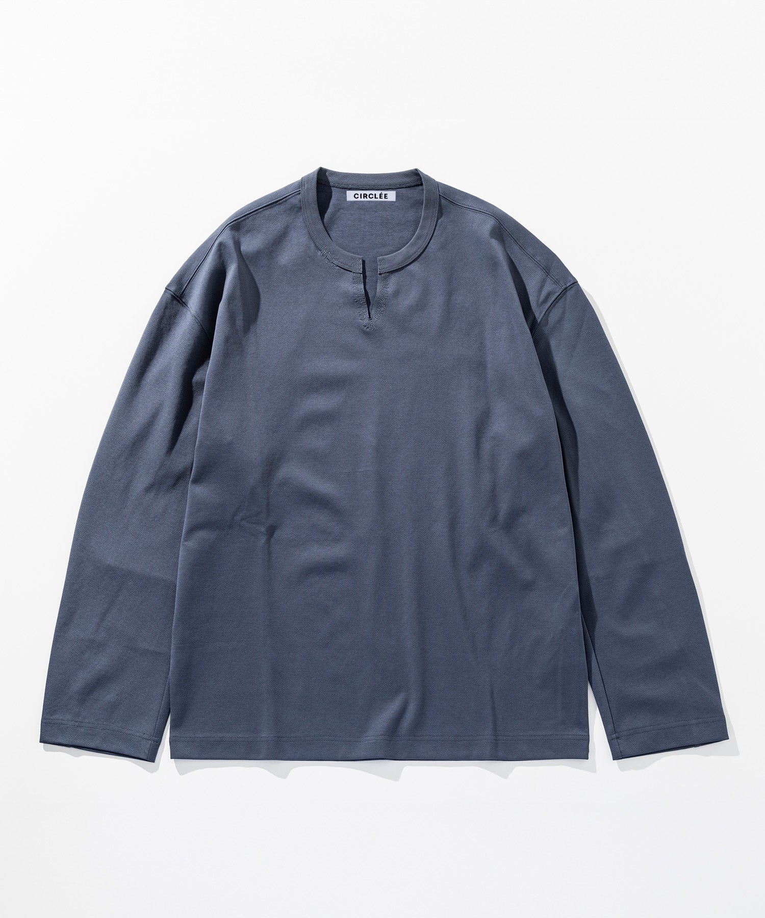 Vスリットネック ロングスリーブTシャツ