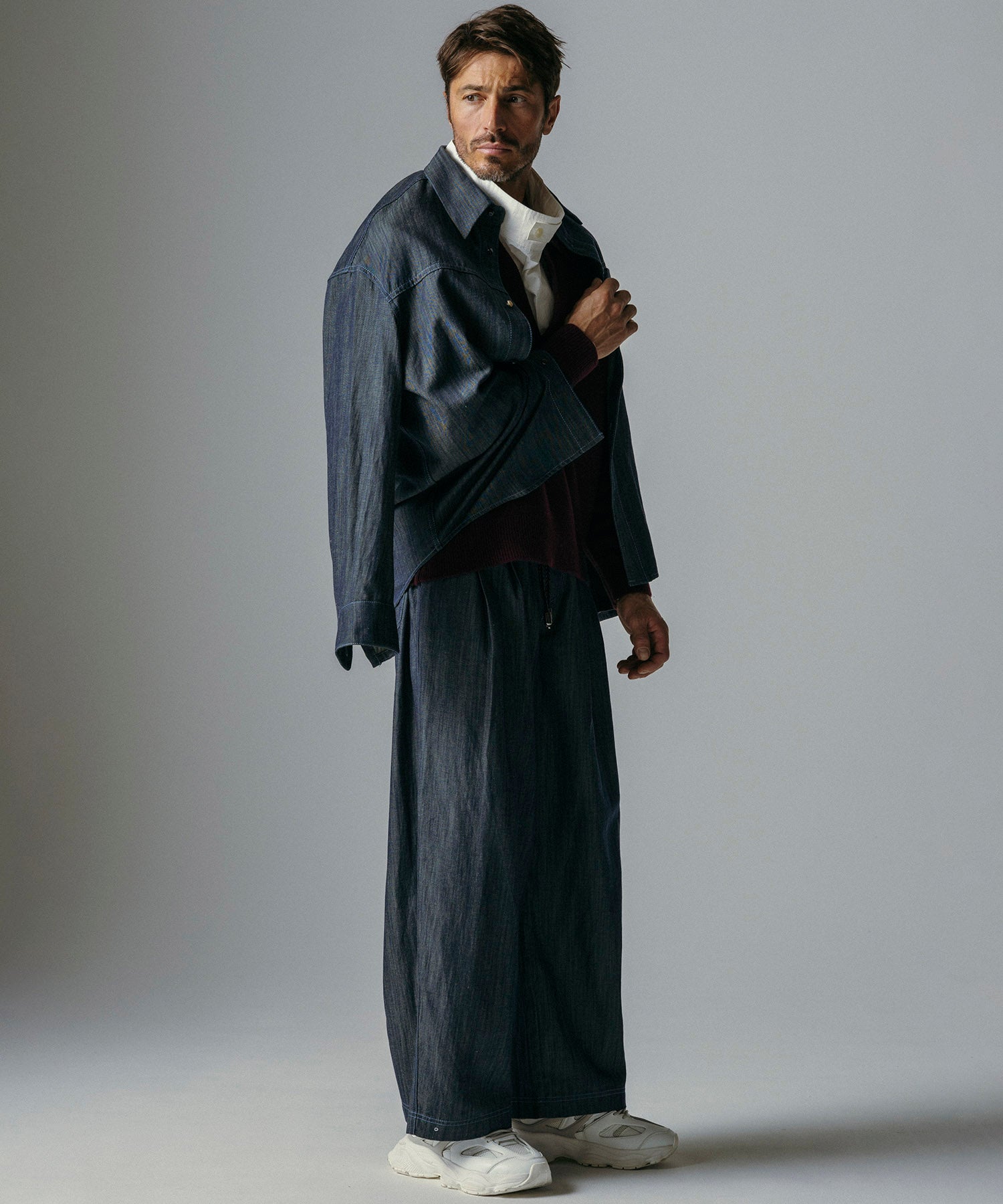 【12月上旬お届け予約商品】編み紐付き クロップド丈 ワイドデニムパンツ