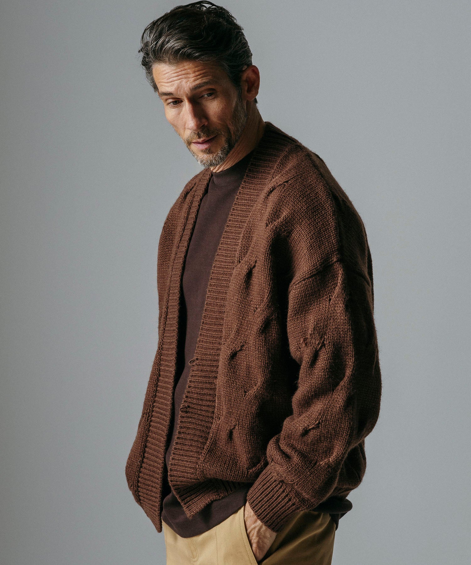 【12月上旬お届け予約商品】ケーブル透かし編み Vネックカーディガン