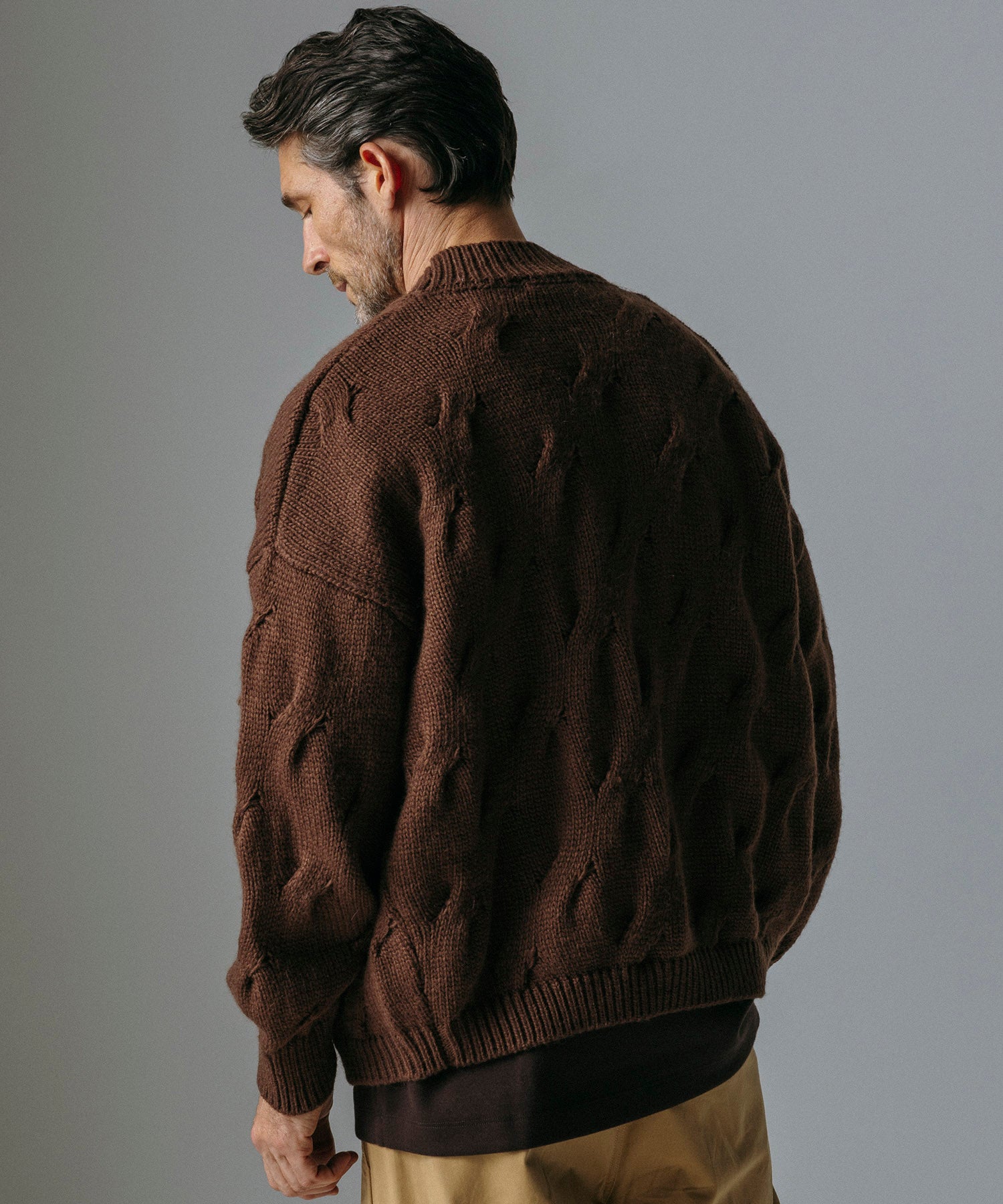 【12月上旬お届け予約商品】ケーブル透かし編み Vネックカーディガン