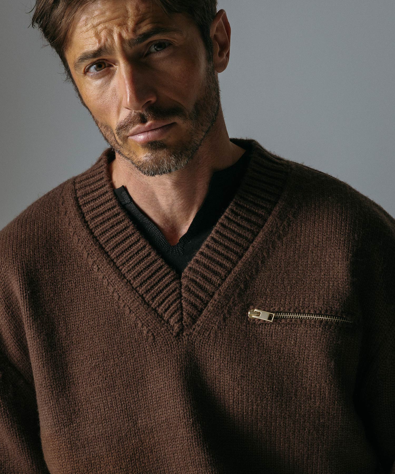 【12月上旬お届け予約商品】畦編み Vネック ジップアップニットプルオーバー