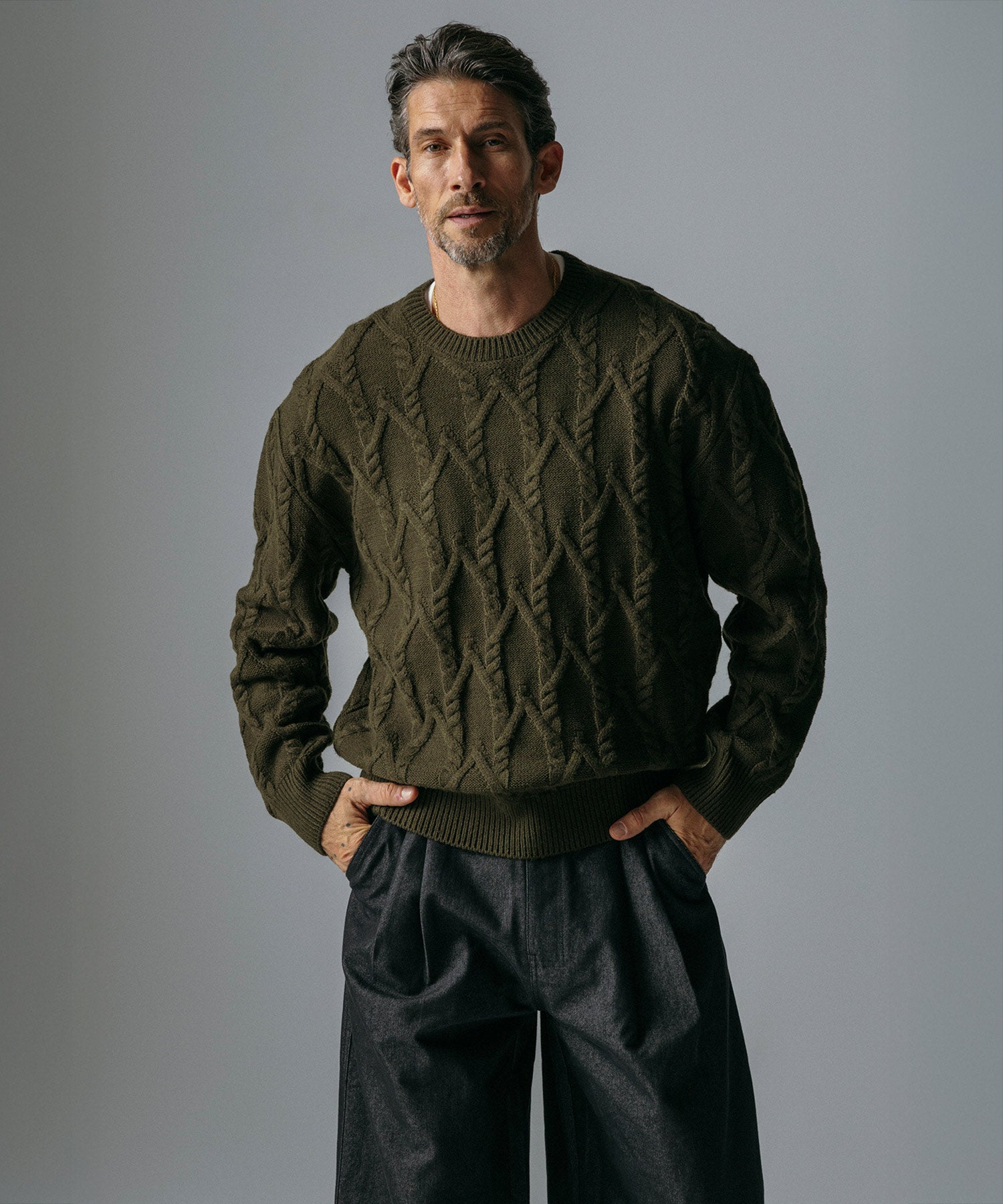 ケーブル編み クルーネックニットプルオーバー