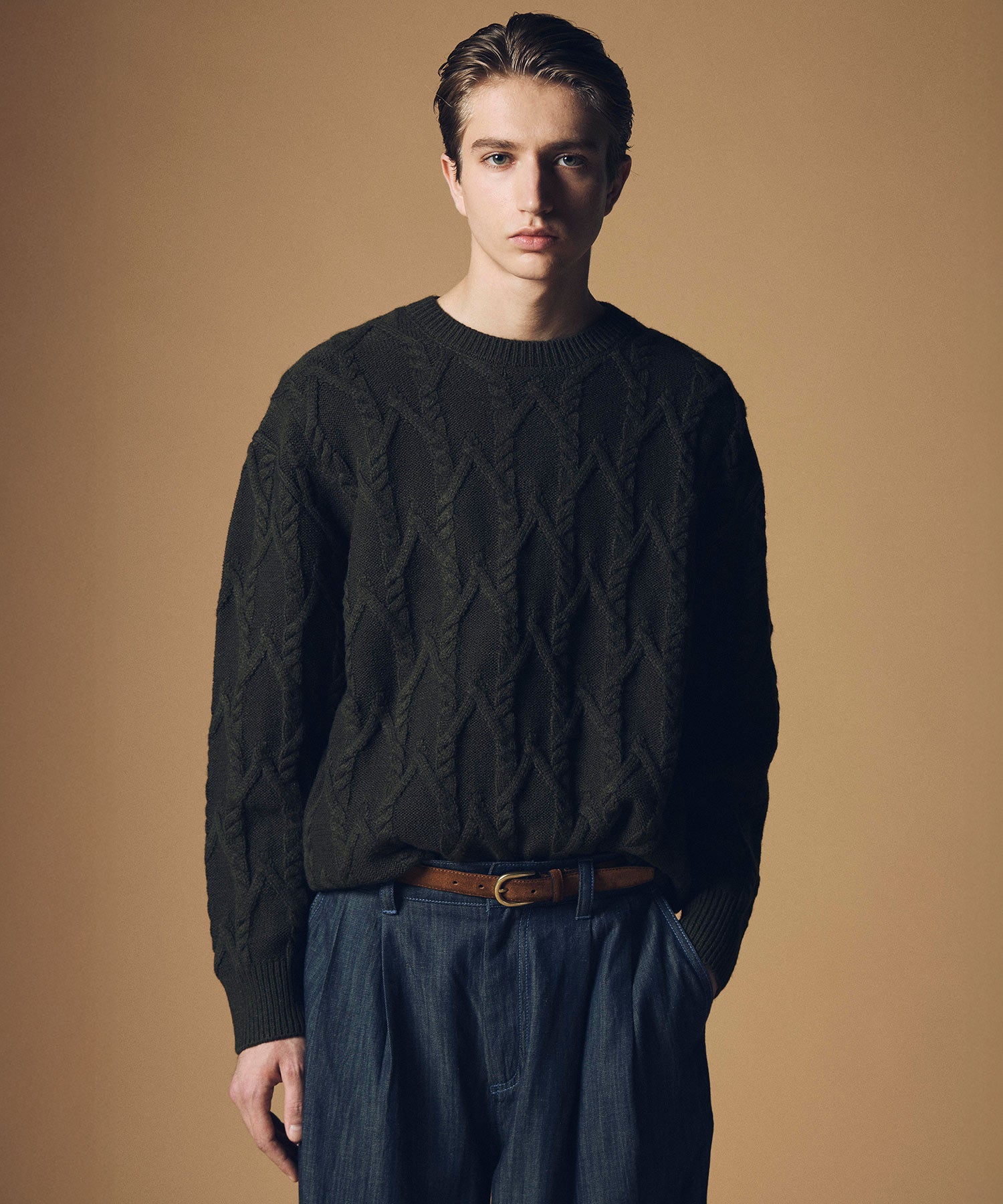 ケーブル編み クルーネックニットプルオーバー