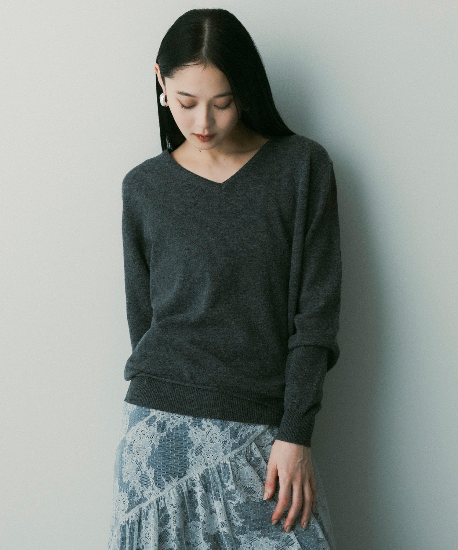 【12月上旬お届け予約商品】カシミヤブレンドVネックニット