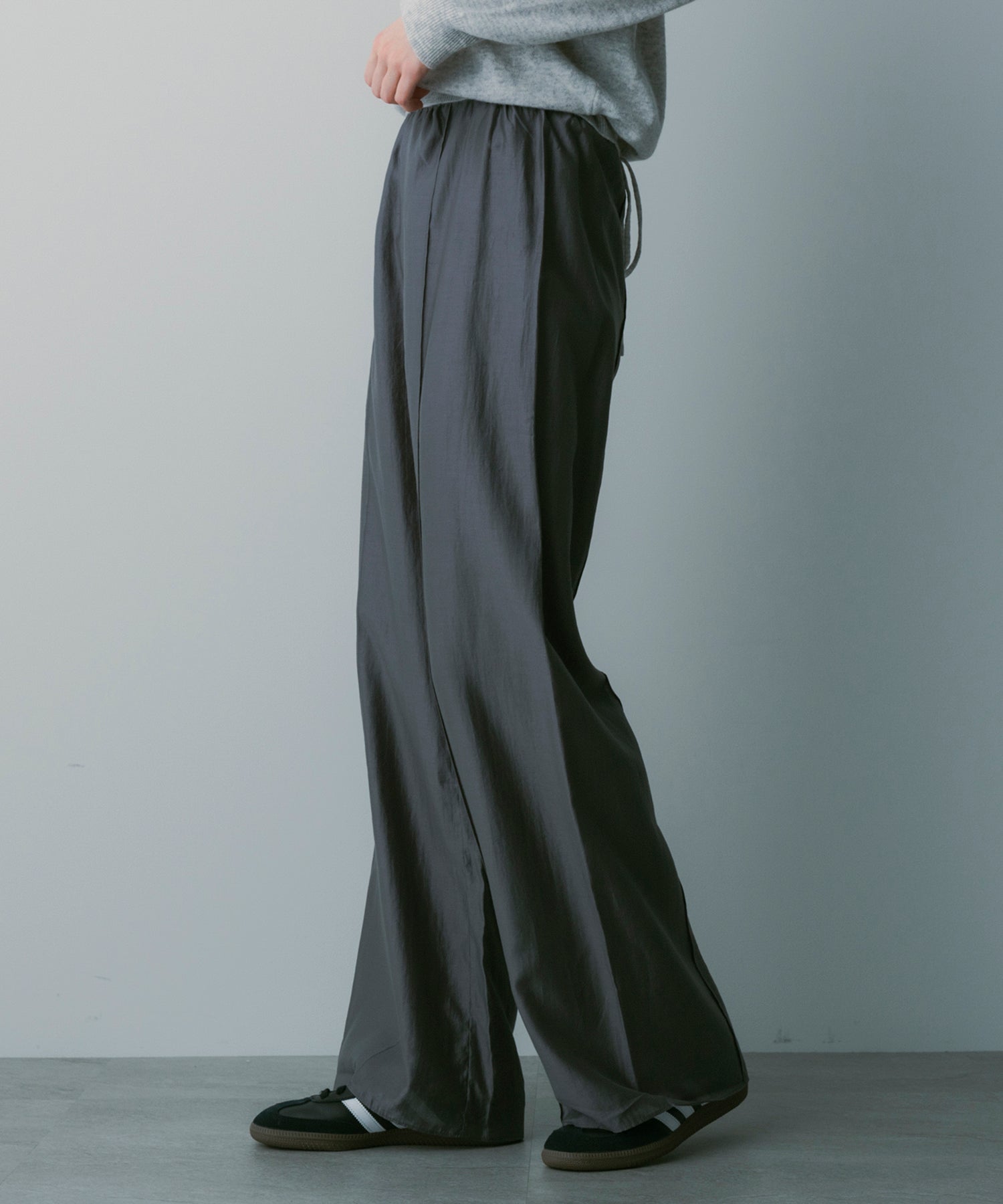 【3月中旬お届け予約商品】リラクシーワイドサテンパンツ