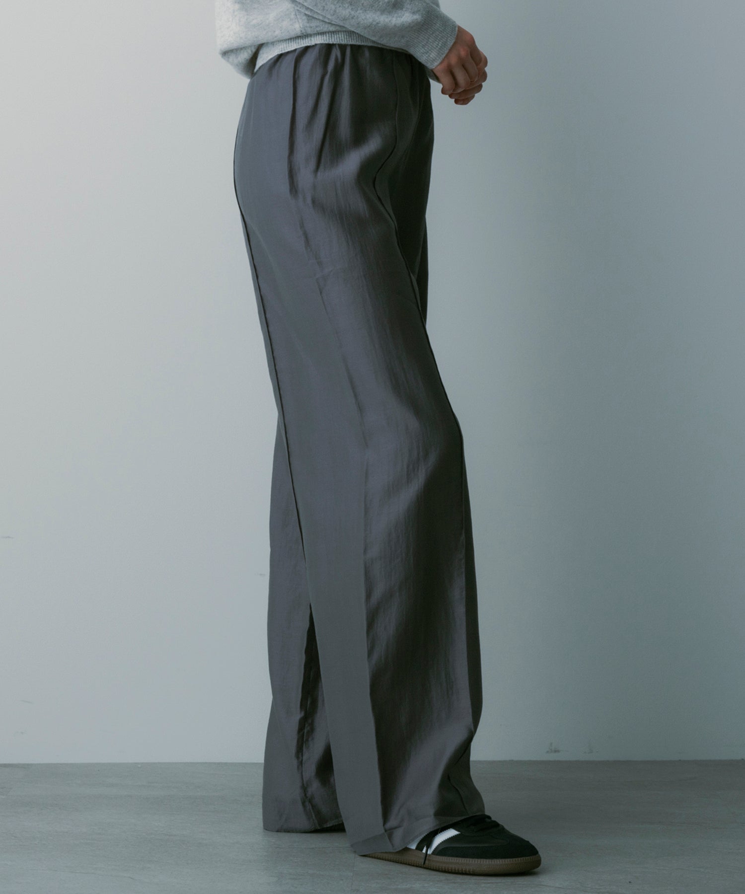 【3月中旬お届け予約商品】リラクシーワイドサテンパンツ