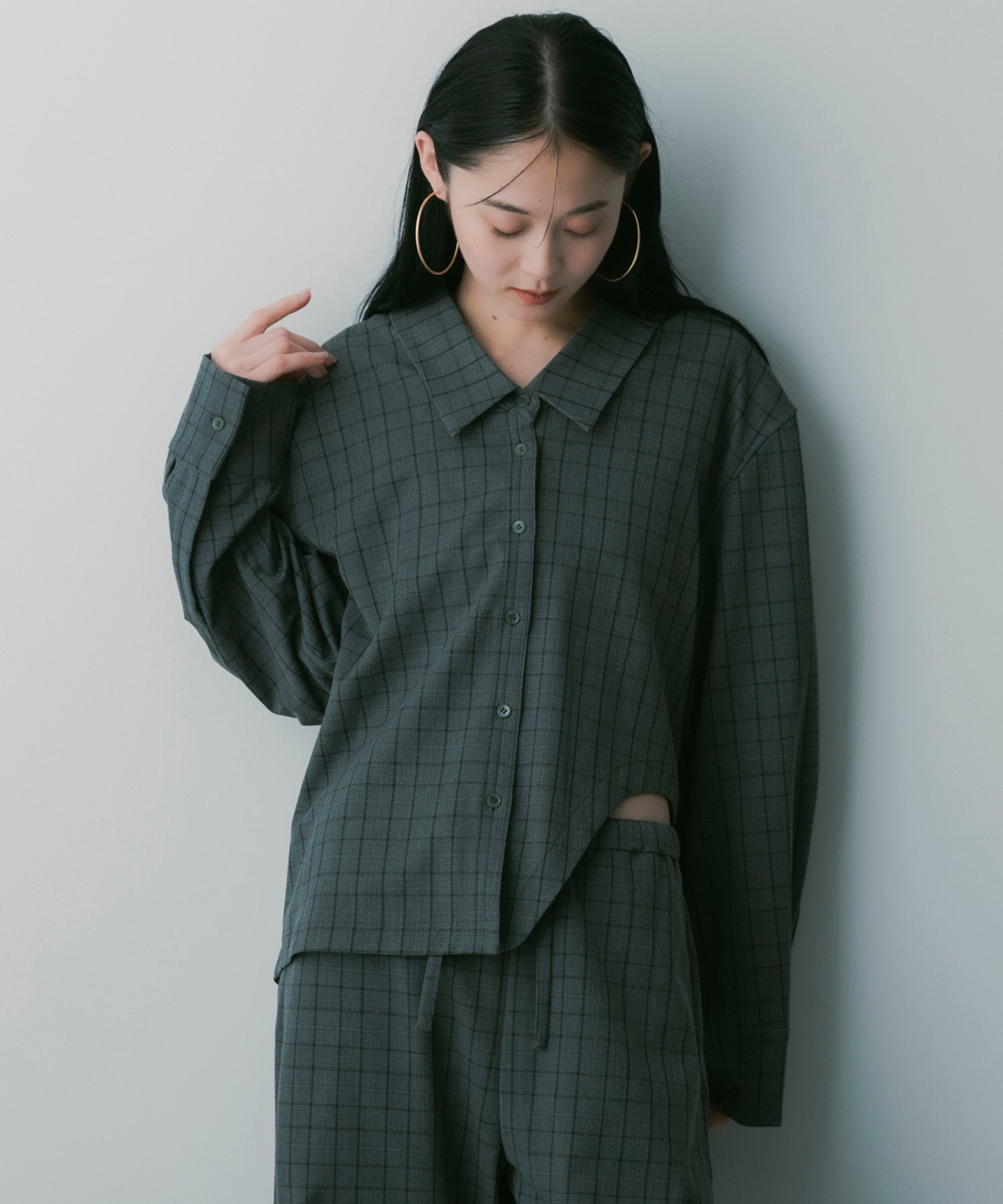 カットデザイン チェックシャツ