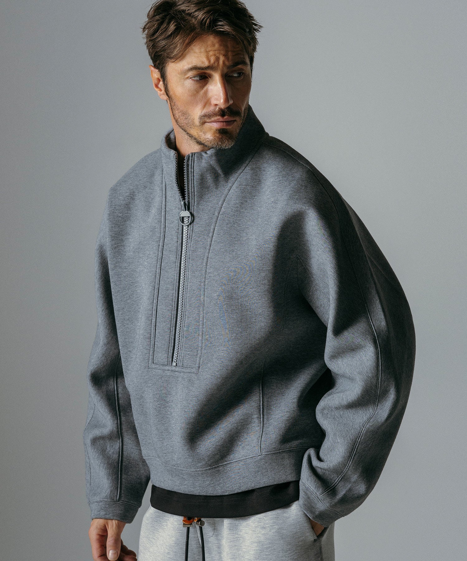 ハーフジップ モックネックプルオーバー