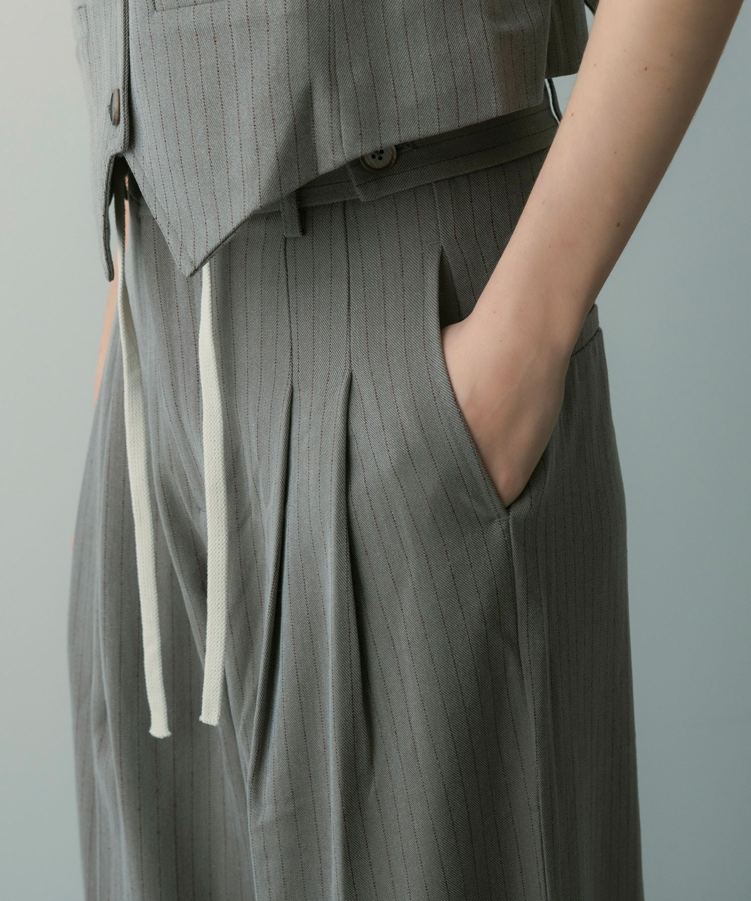 【12月中旬お届け予約商品】ストライプワイドタックスラックス