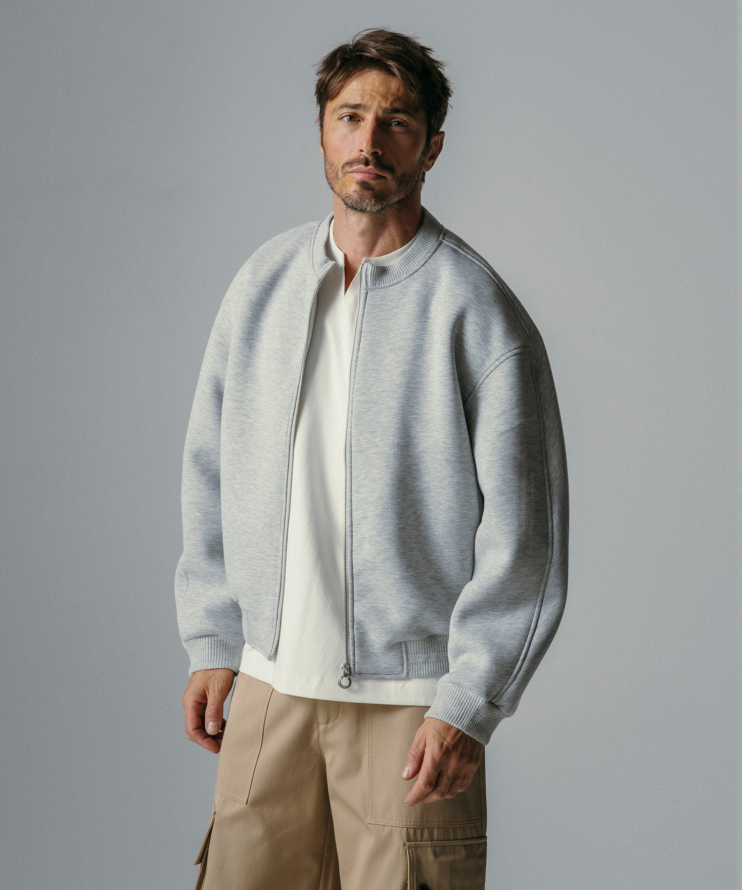 クルーネックジップブルゾン