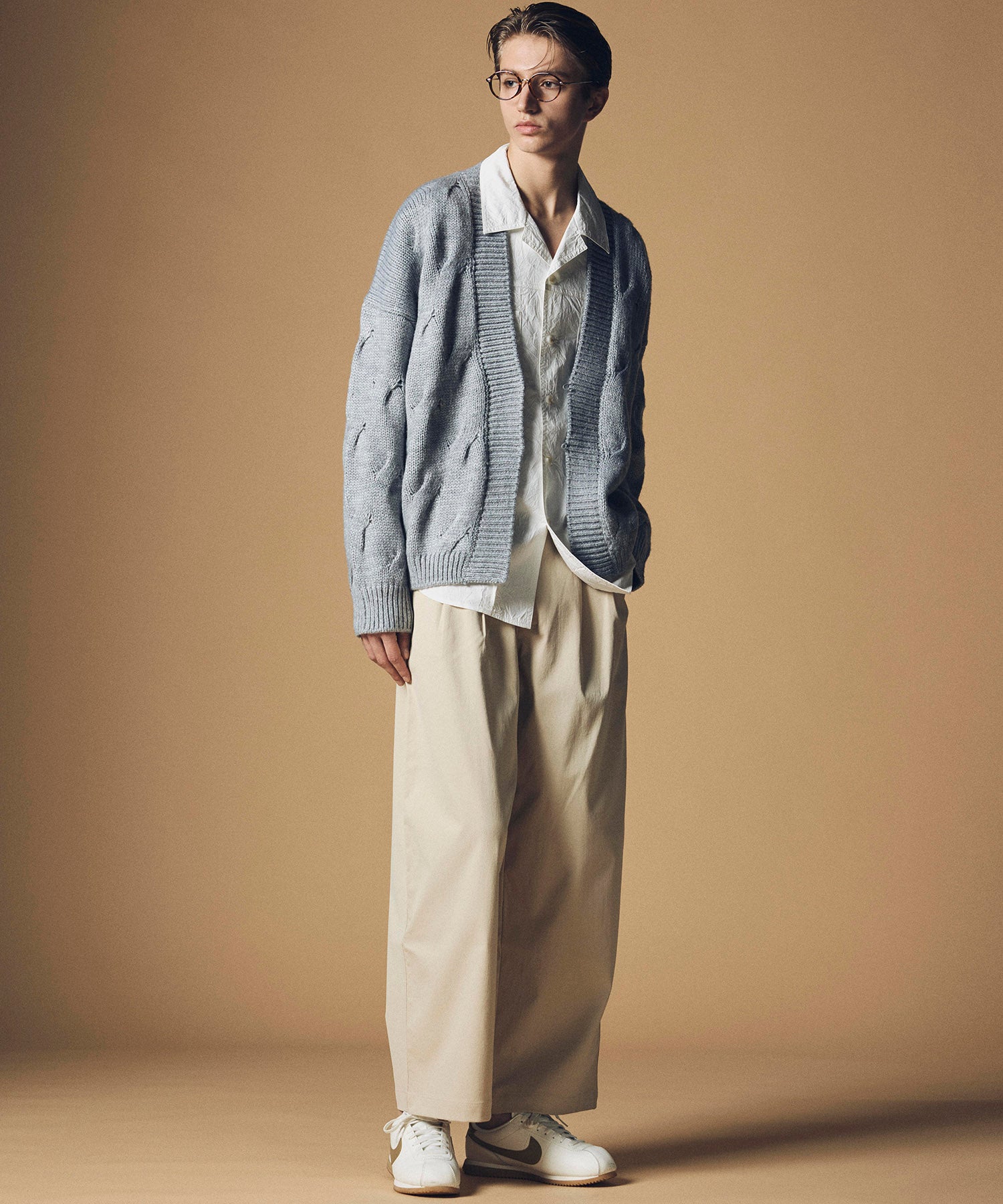 【12月上旬お届け予約商品】ケーブル透かし編み Vネックカーディガン