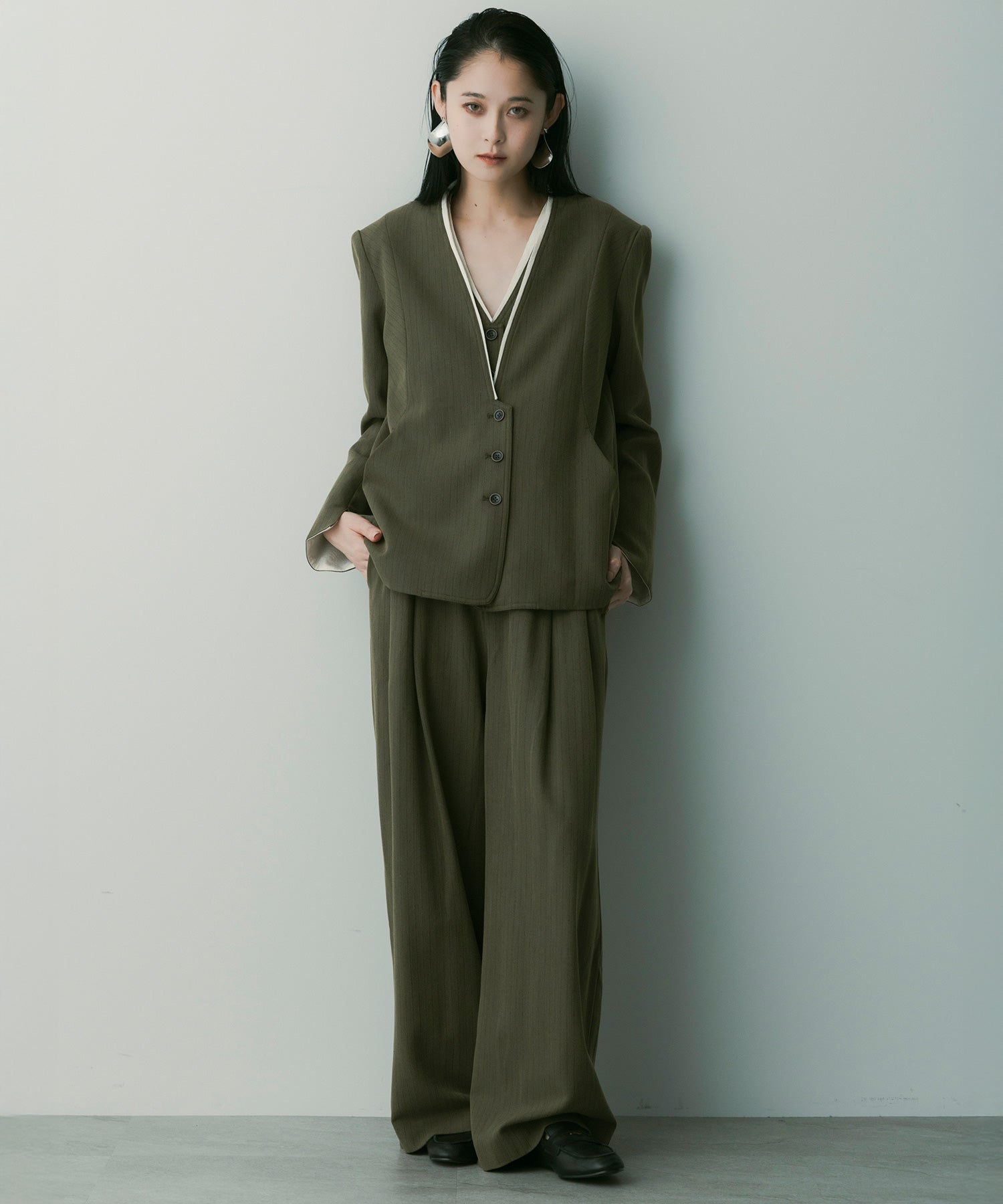 【12月中旬お届け予約商品】ストライプワイドタックスラックス