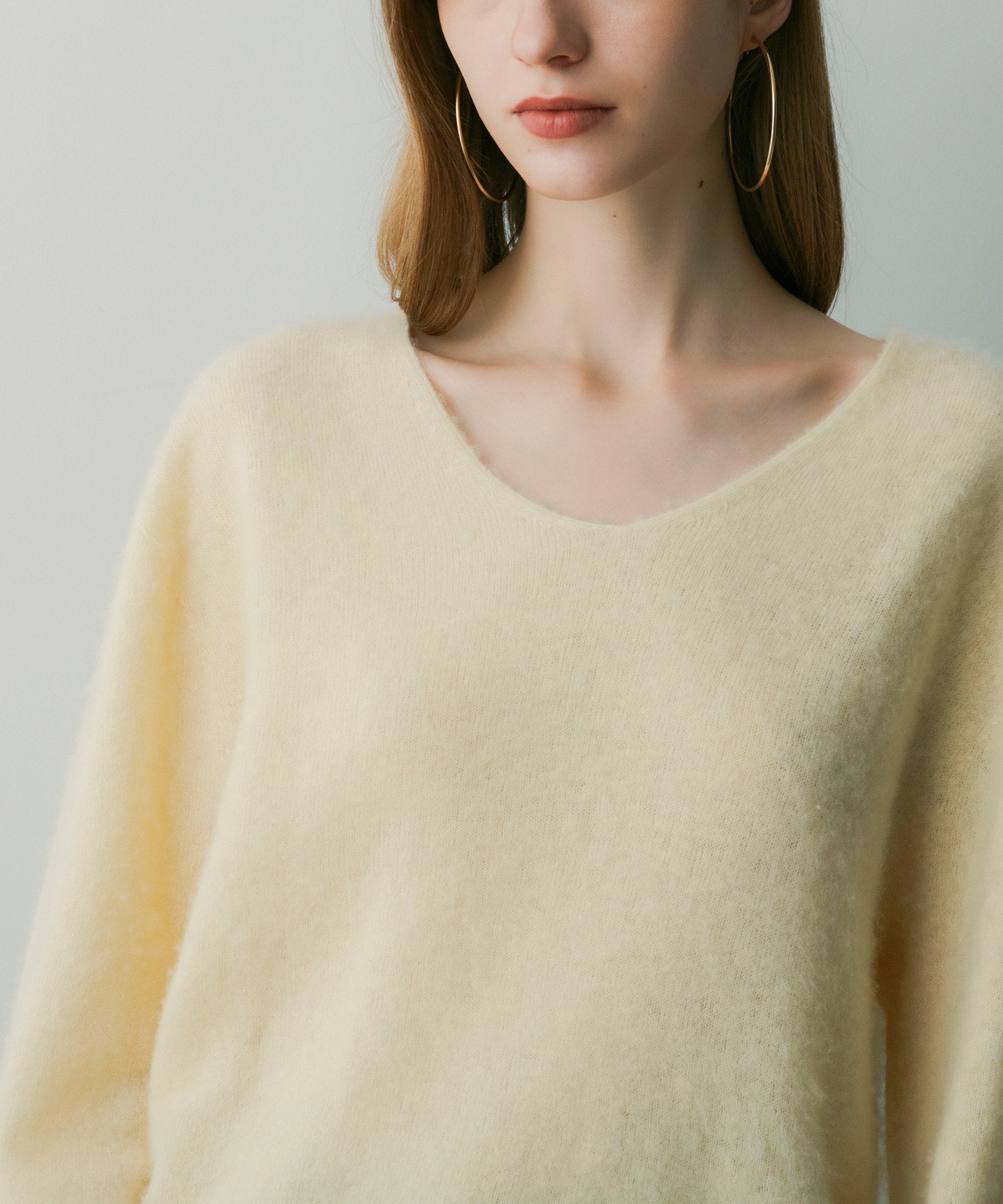 【12月上旬お届け予約商品】カシミヤブレンドVネックニット