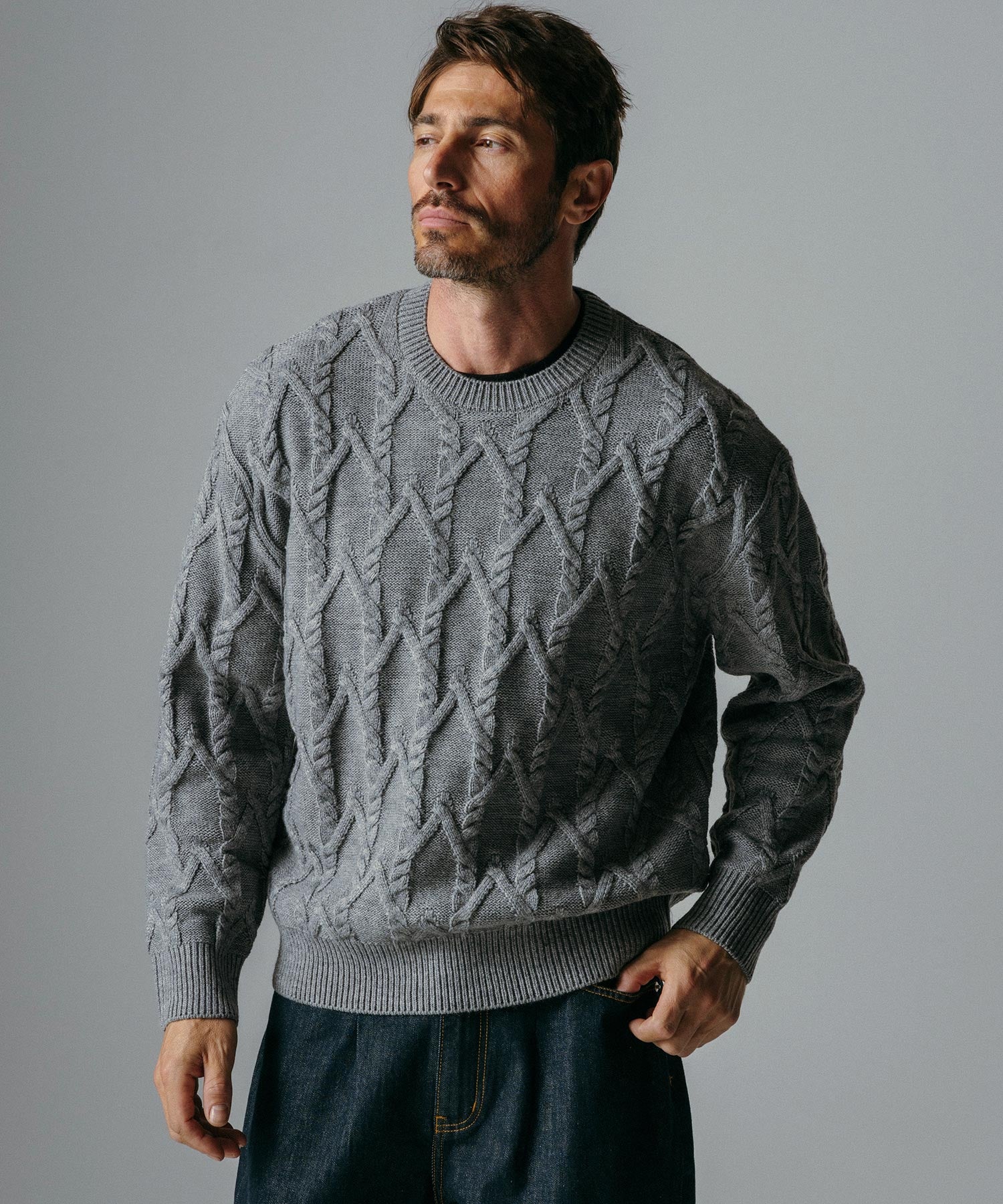 ケーブル編み クルーネックニットプルオーバー