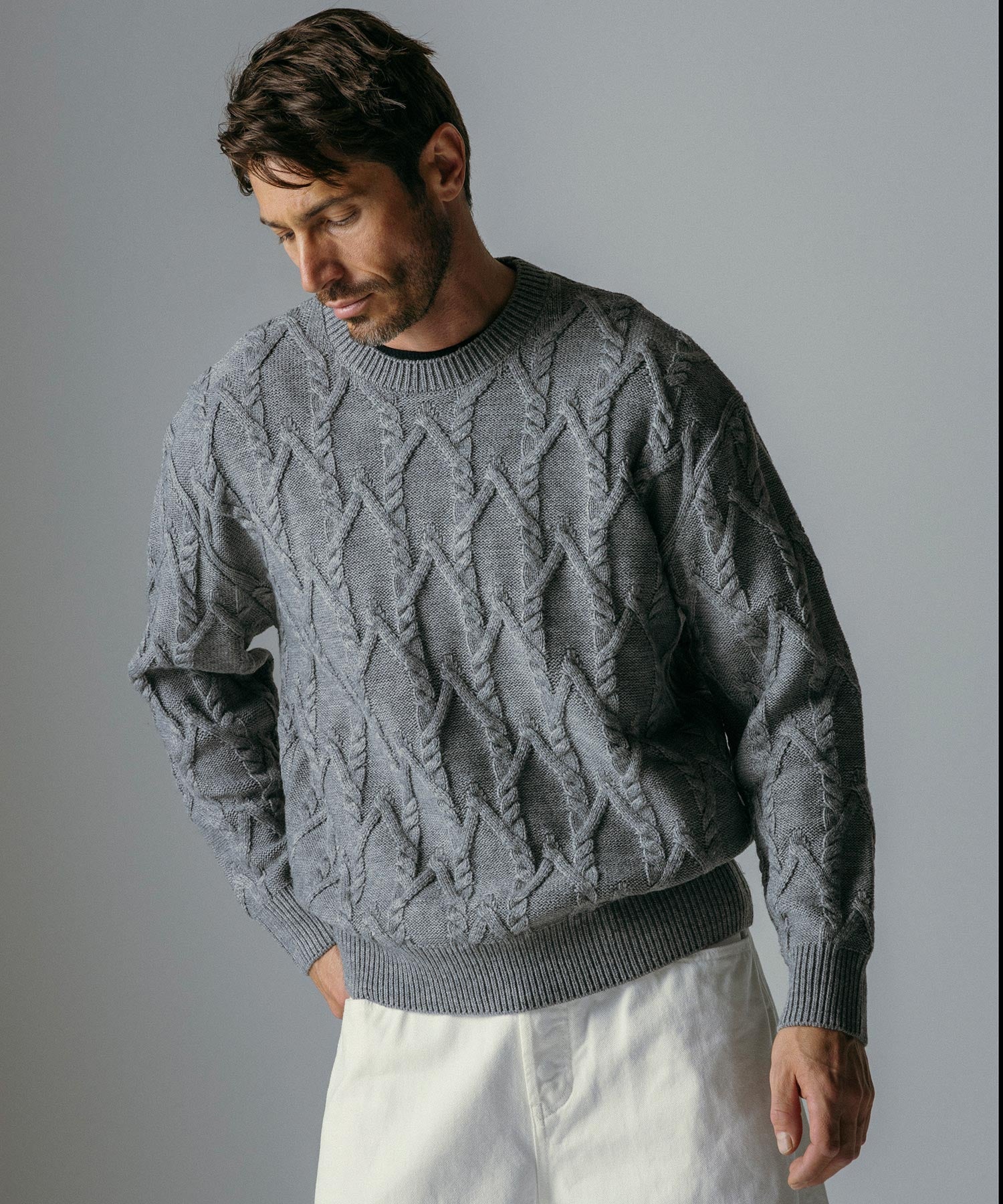 ケーブル編み クルーネックニットプルオーバー