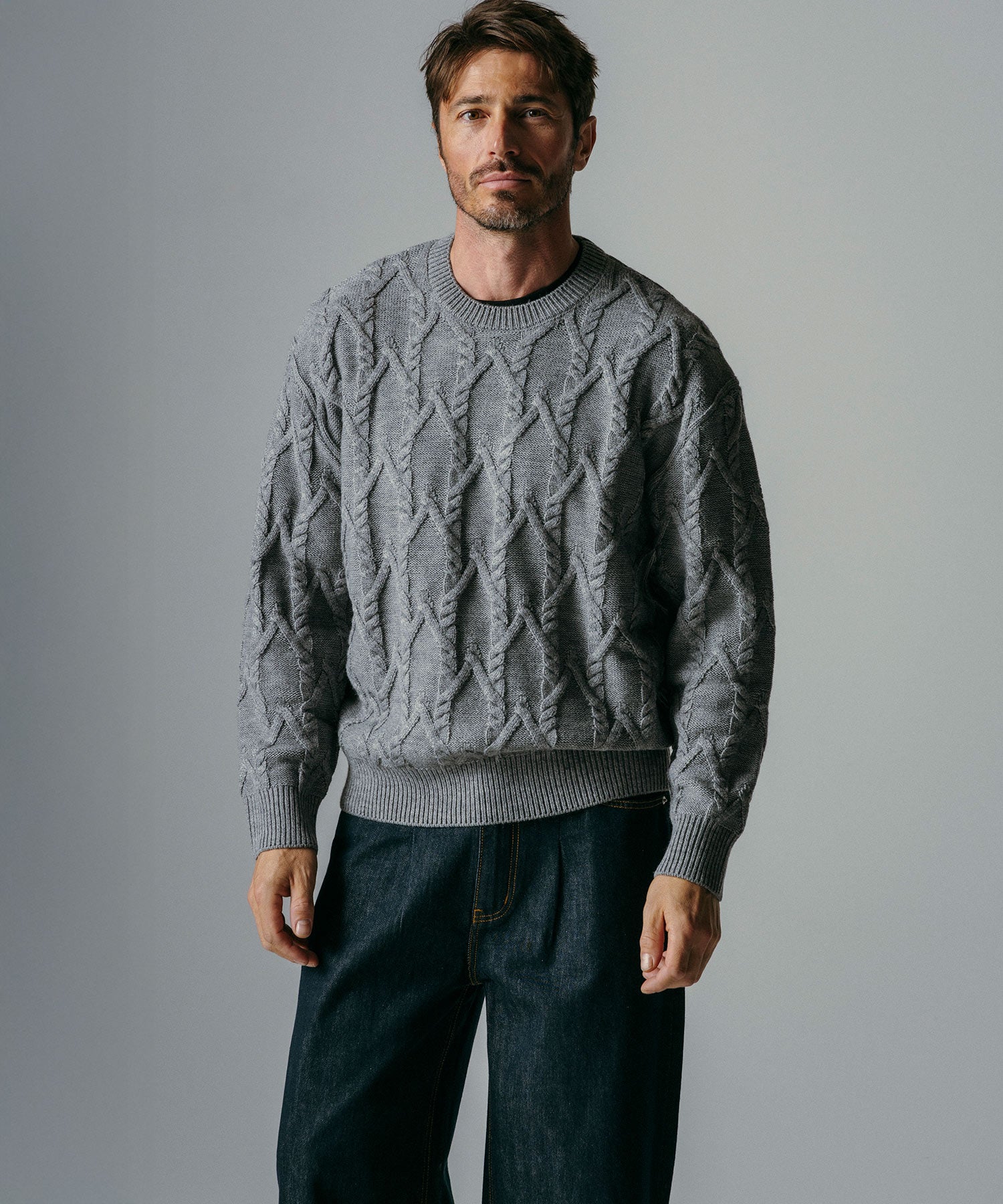 ケーブル編み クルーネックニットプルオーバー