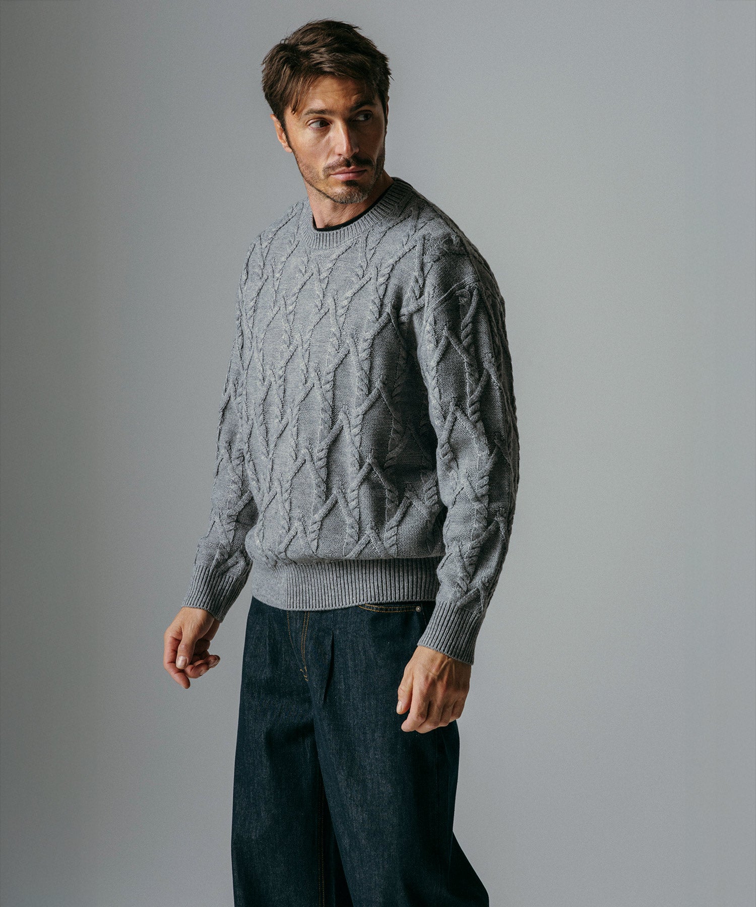 ケーブル編み クルーネックニットプルオーバー