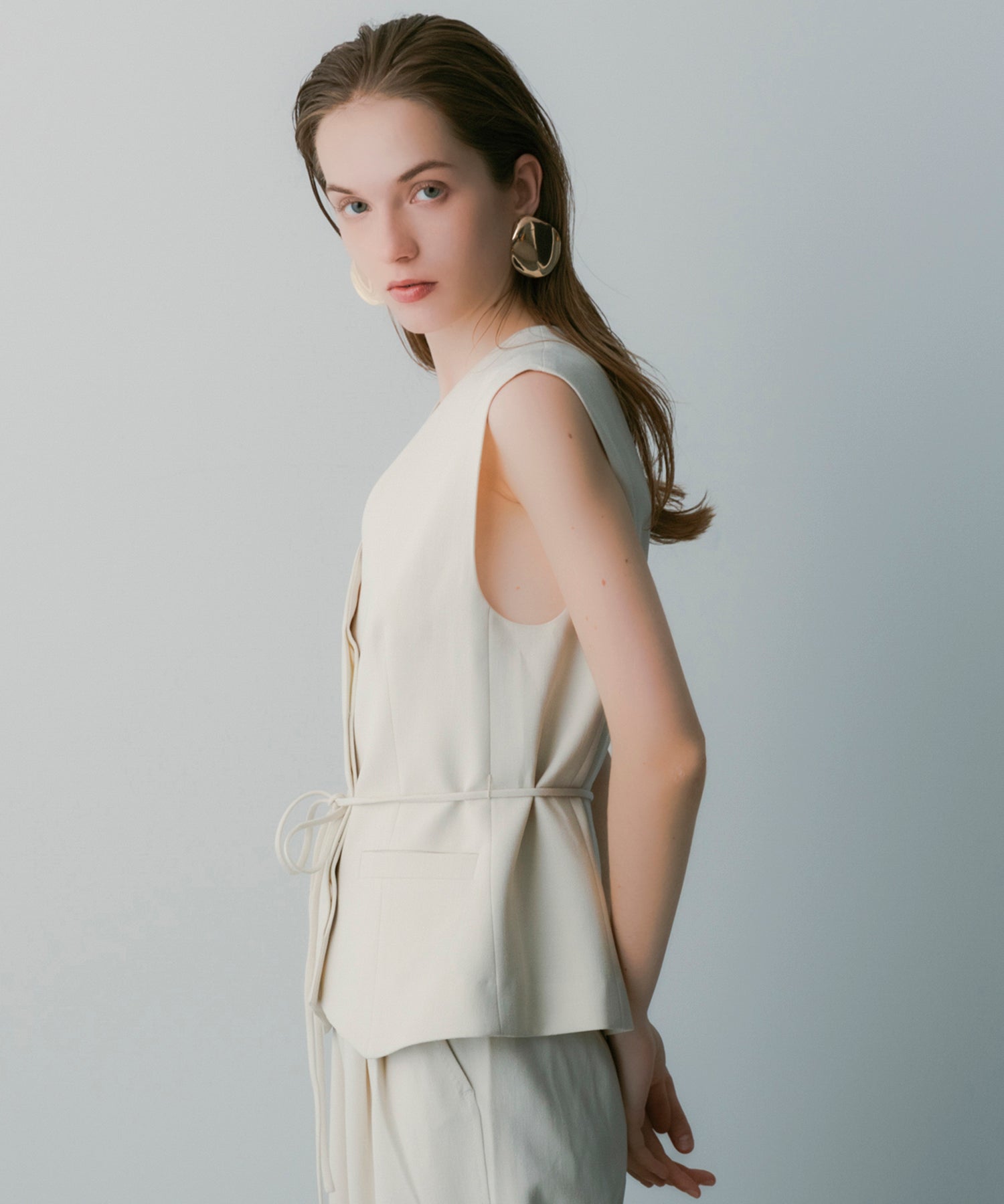 【3月中旬お届け予約商品】ノーカラー Vネックジレ