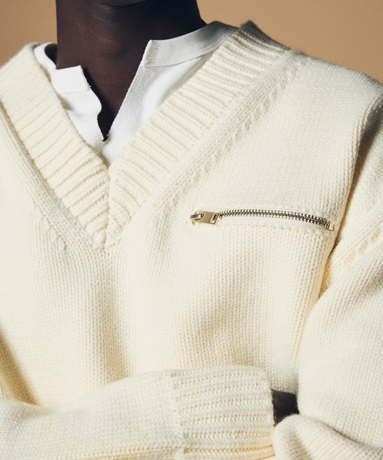 畦編み Vネック ジップアップニットプルオーバー