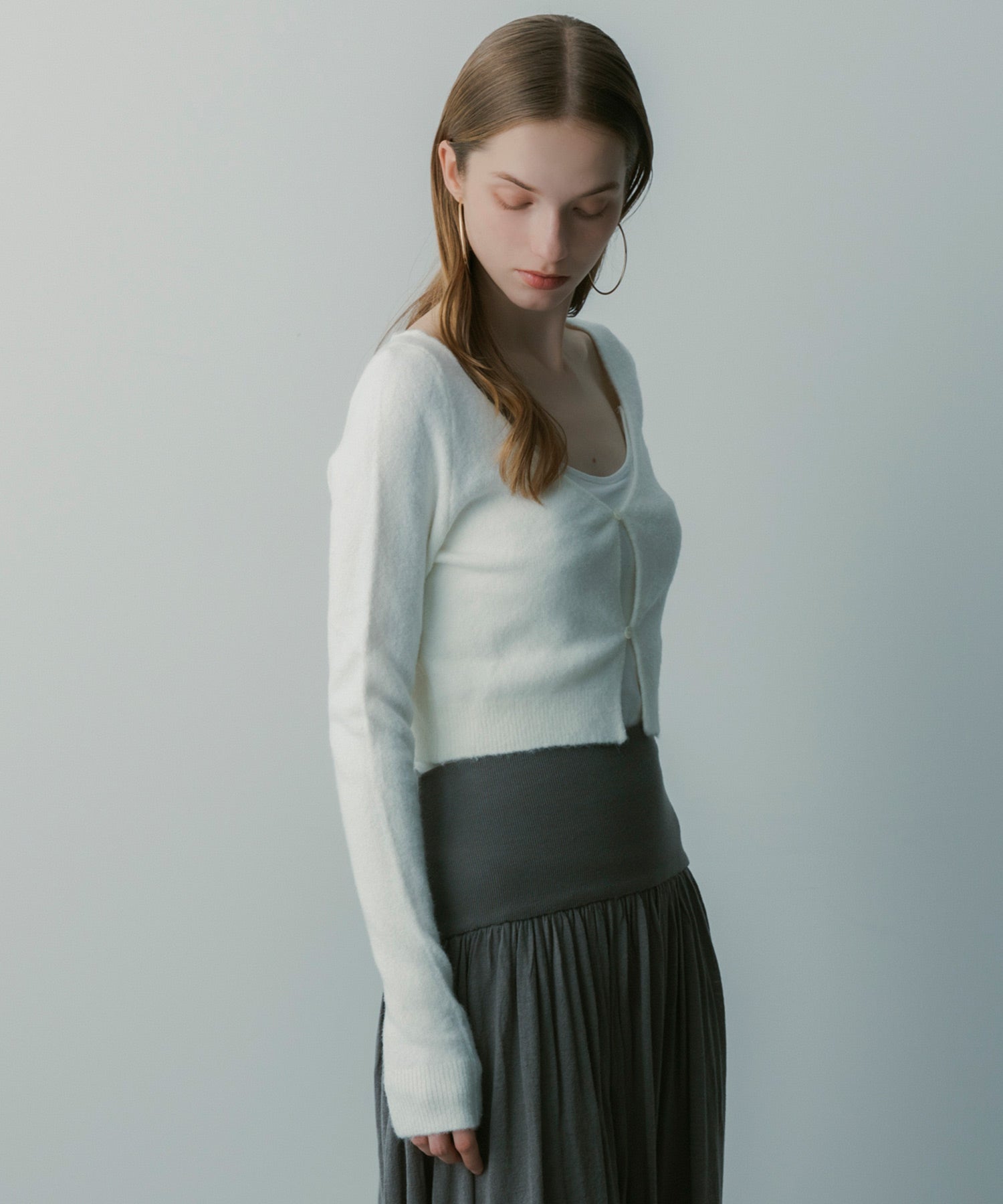 クロップドVネックカーディガン