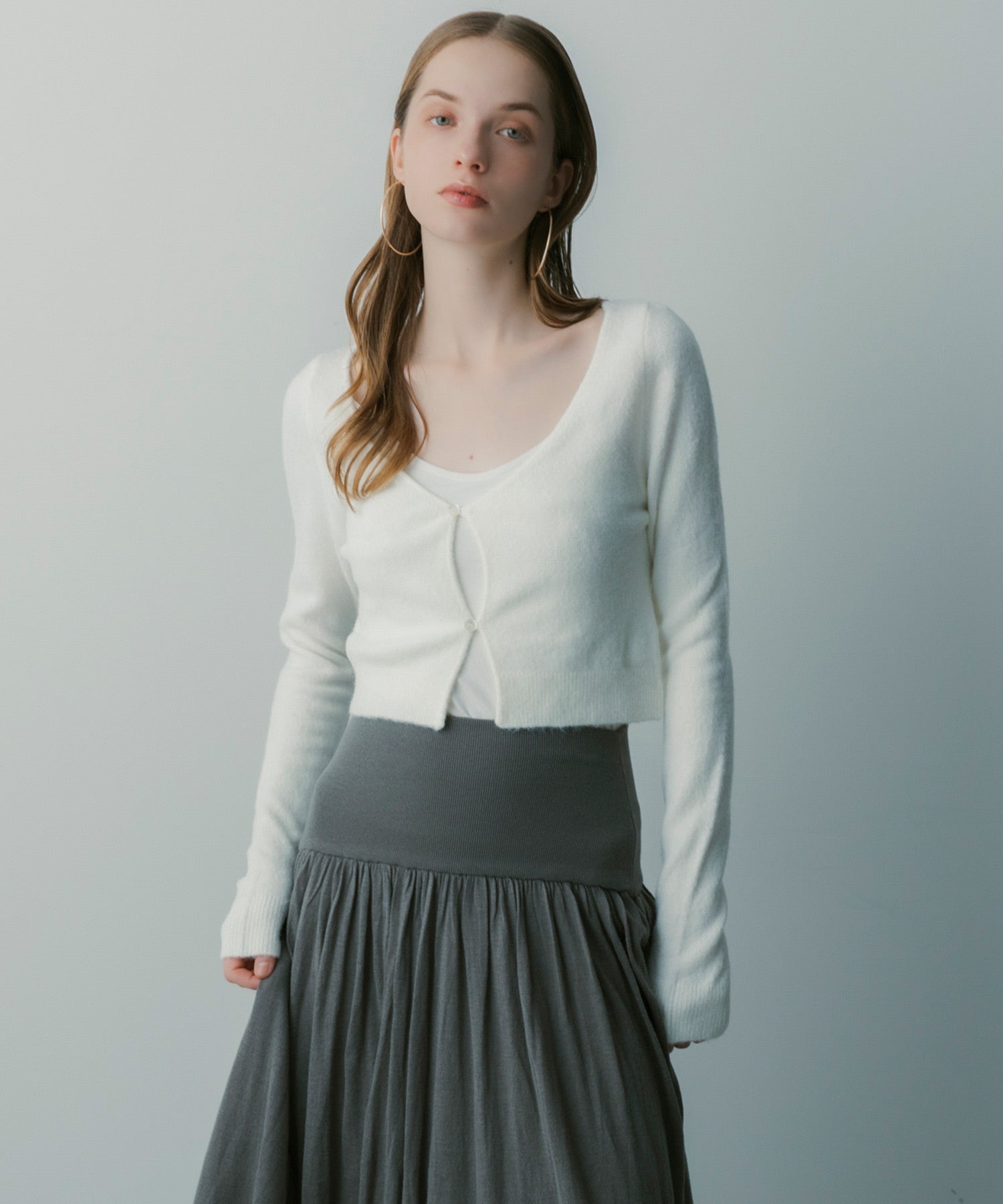 クロップドVネックカーディガン