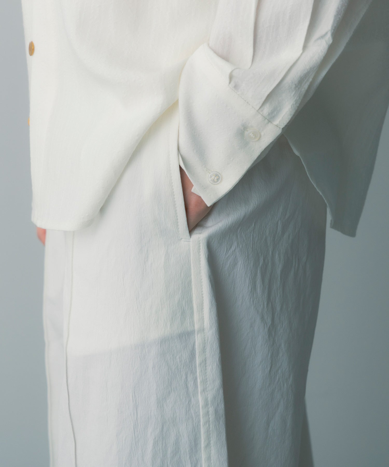 ホワイトワイドパンツ