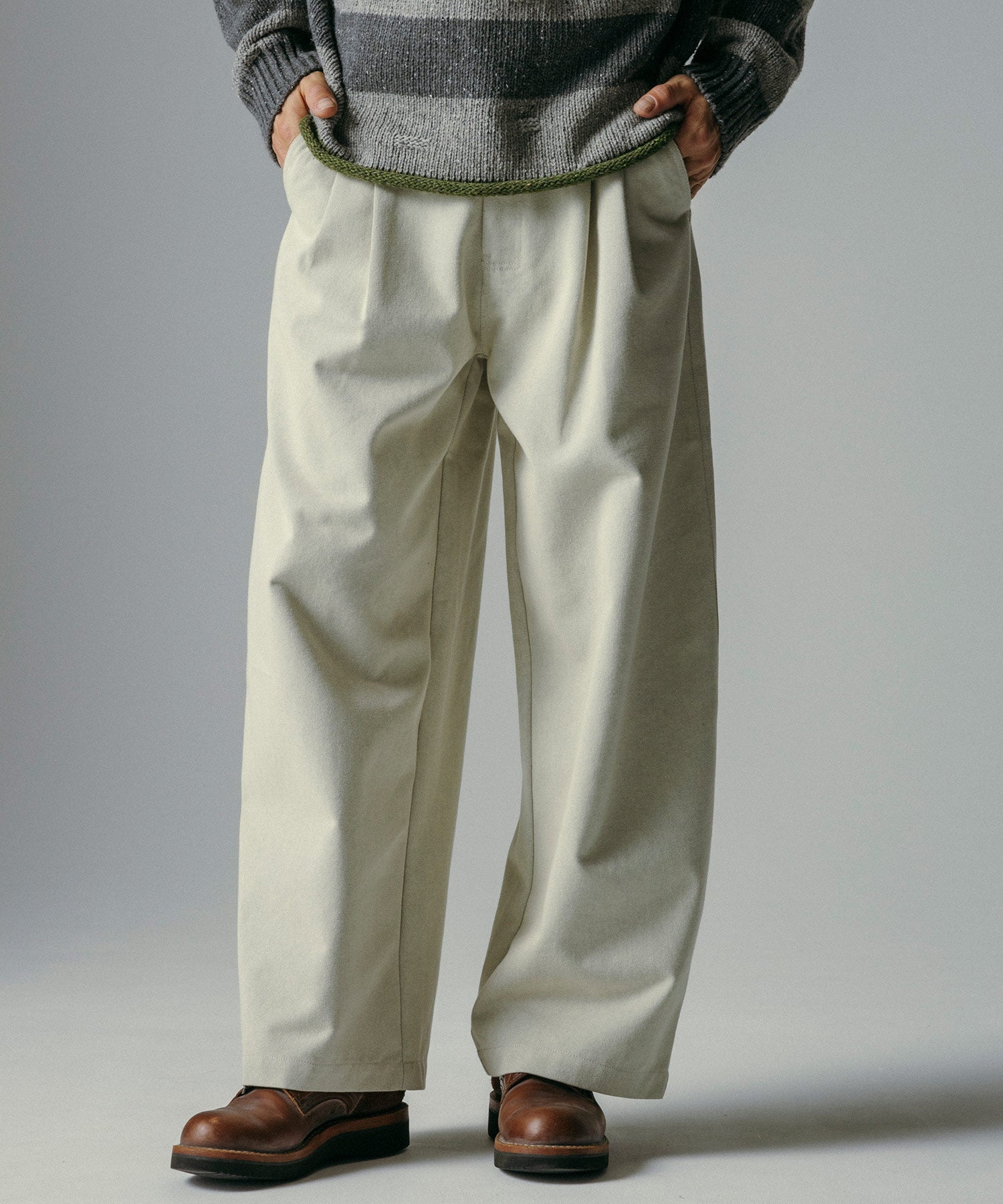 ハイウエスト ツータックワイドパンツ