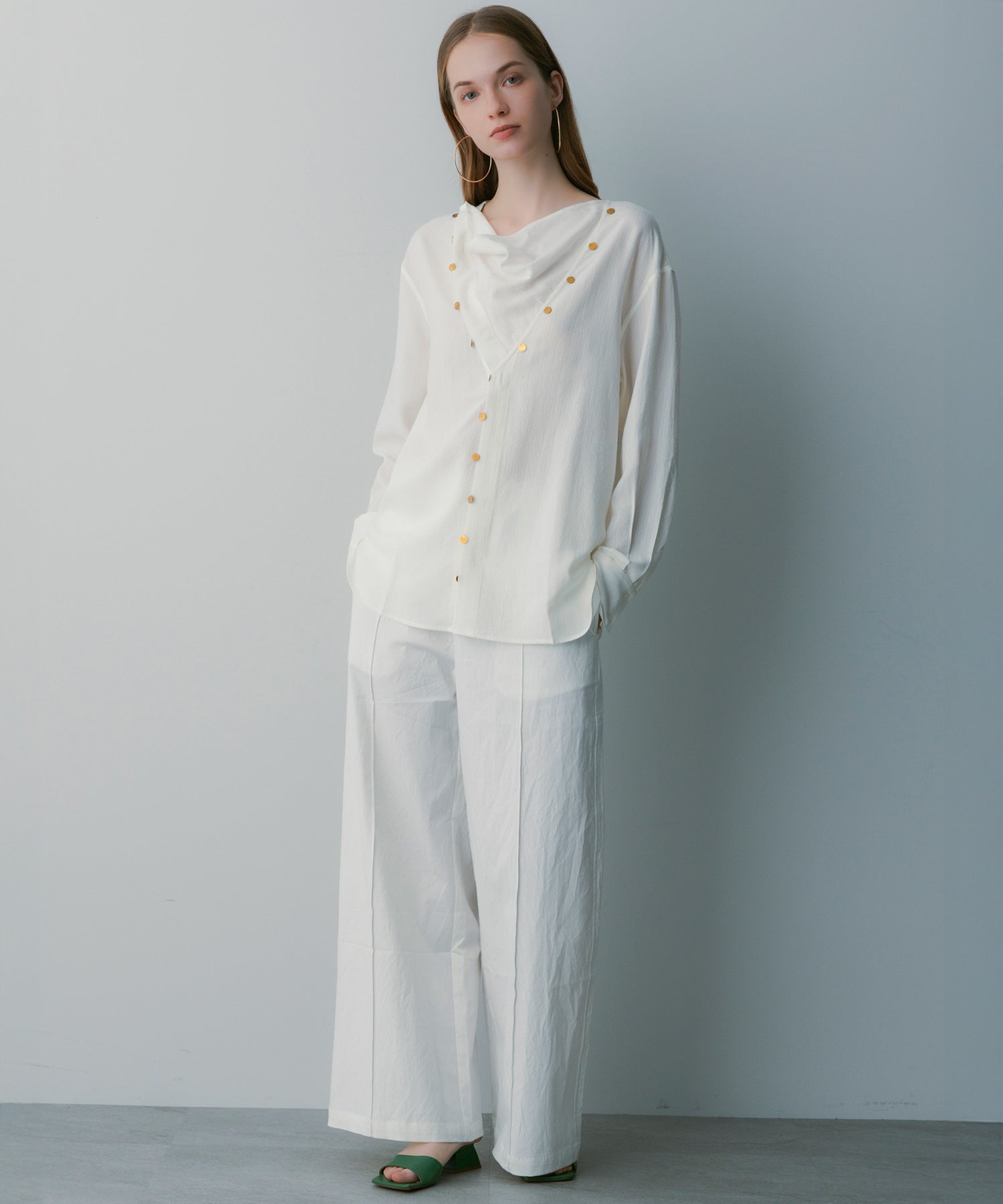 ホワイトワイドパンツ